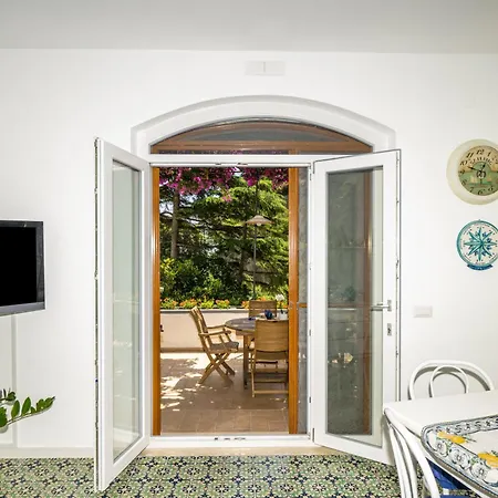 Lemontree Apartment